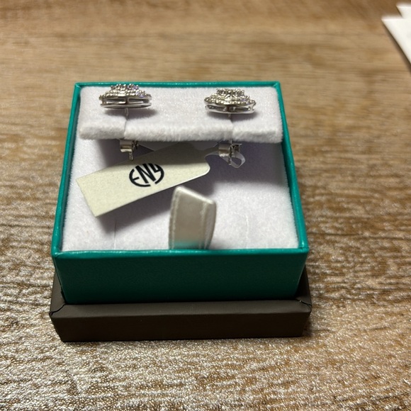 - .09 TCW Diamond & 925 sterling Silver stud earrings-EFFY ENY - Picture 10 of 17